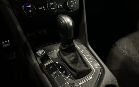 Volkswagen Tiguan II, 2019 год, 2 499 000 рублей, 20 фотография