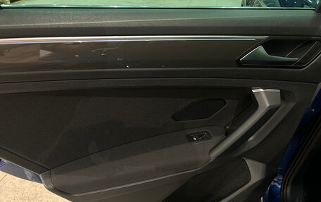 Volkswagen Tiguan II, 2019 год, 2 499 000 рублей, 14 фотография