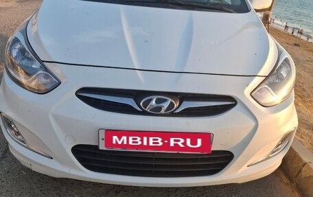 Hyundai Solaris II рестайлинг, 2012 год, 870 000 рублей, 1 фотография