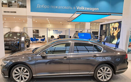 Volkswagen Passat B8 рестайлинг, 2018 год, 2 386 000 рублей, 8 фотография