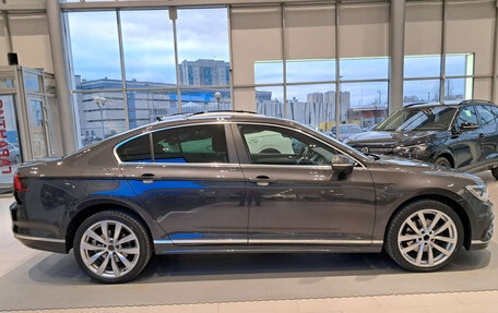 Volkswagen Passat B8 рестайлинг, 2018 год, 2 386 000 рублей, 4 фотография