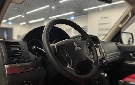 Mitsubishi Pajero IV, 2017 год, 3 249 000 рублей, 13 фотография