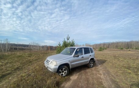 Chevrolet Niva I рестайлинг, 2004 год, 260 000 рублей, 1 фотография