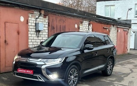 Mitsubishi Outlander III рестайлинг 3, 2018 год, 2 490 000 рублей, 1 фотография
