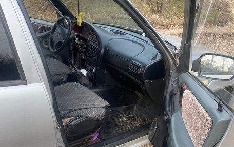 Chevrolet Niva I рестайлинг, 2004 год, 260 000 рублей, 9 фотография