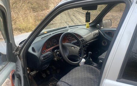 Chevrolet Niva I рестайлинг, 2004 год, 260 000 рублей, 15 фотография