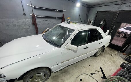 Mercedes-Benz C-Класс, 1994 год, 175 000 рублей, 2 фотография