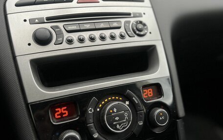 Peugeot 408 I рестайлинг, 2014 год, 670 000 рублей, 13 фотография