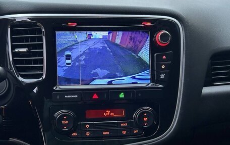 Mitsubishi Outlander III рестайлинг 3, 2018 год, 2 490 000 рублей, 12 фотография