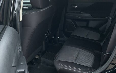 Mitsubishi Outlander III рестайлинг 3, 2018 год, 2 490 000 рублей, 14 фотография