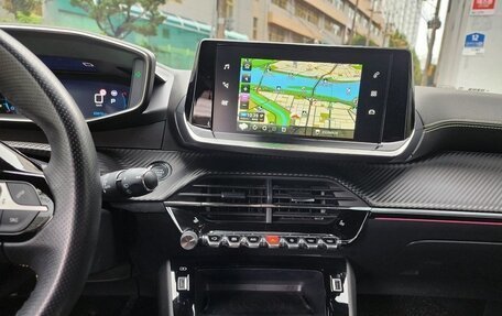 Peugeot 2008 II, 2022 год, 2 300 000 рублей, 14 фотография