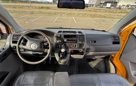 Volkswagen Transporter T5 рестайлинг, 2006 год, 1 150 000 рублей, 11 фотография