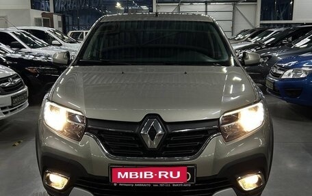 Renault Logan II, 2013 год, 999 000 рублей, 2 фотография
