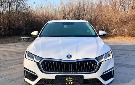 Skoda Octavia IV, 2022 год, 2 450 000 рублей, 2 фотография