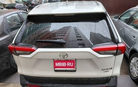 Toyota RAV4, 2020 год, 3 300 000 рублей, 8 фотография