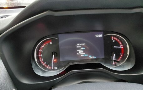 Toyota RAV4, 2020 год, 3 300 000 рублей, 21 фотография