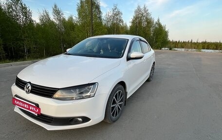Volkswagen Jetta VI, 2013 год, 1 050 000 рублей, 2 фотография