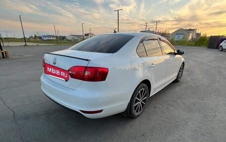 Volkswagen Jetta VI, 2013 год, 1 050 000 рублей, 4 фотография