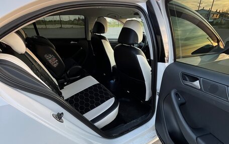 Volkswagen Jetta VI, 2013 год, 1 050 000 рублей, 11 фотография