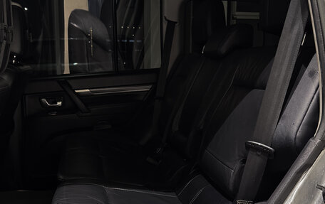 Mitsubishi Pajero IV, 2011 год, 1 600 000 рублей, 16 фотография