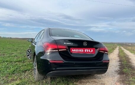 Mercedes-Benz A-Класс, 2020 год, 2 400 000 рублей, 5 фотография