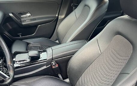 Mercedes-Benz A-Класс, 2020 год, 2 400 000 рублей, 7 фотография