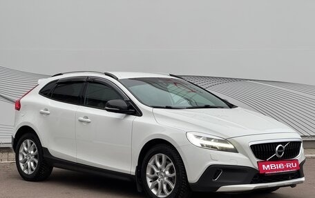 Volvo V40 Cross Country I, 2017 год, 1 660 000 рублей, 4 фотография