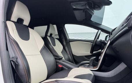 Volvo V40 Cross Country I, 2017 год, 1 660 000 рублей, 16 фотография