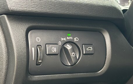 Volvo V40 Cross Country I, 2017 год, 1 660 000 рублей, 21 фотография