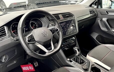 Volkswagen Tiguan II, 2022 год, 3 550 000 рублей, 17 фотография