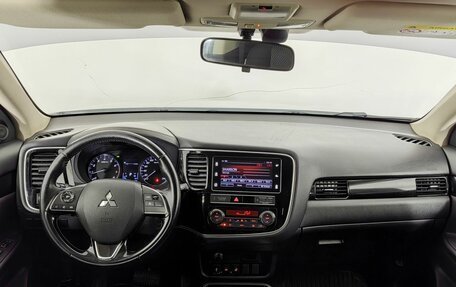 Mitsubishi Outlander III рестайлинг 3, 2018 год, 1 890 000 рублей, 8 фотография