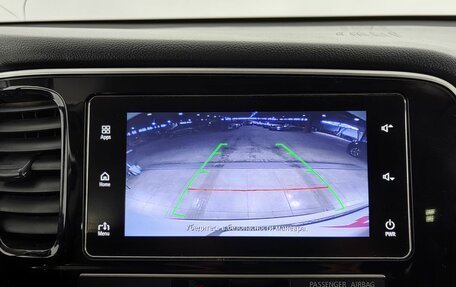 Mitsubishi Outlander III рестайлинг 3, 2018 год, 1 890 000 рублей, 14 фотография