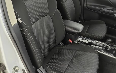 Mitsubishi Outlander III рестайлинг 3, 2018 год, 1 890 000 рублей, 19 фотография