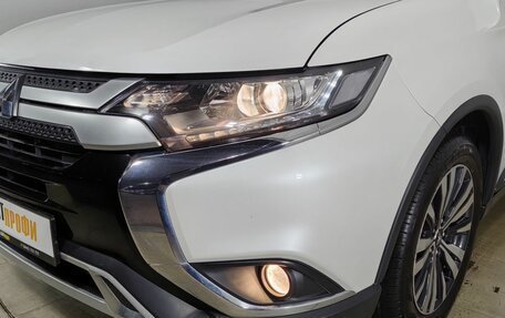 Mitsubishi Outlander III рестайлинг 3, 2018 год, 1 890 000 рублей, 23 фотография