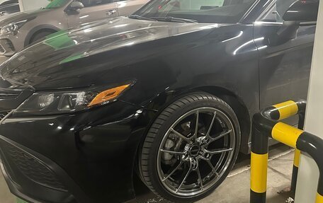 Toyota Camry, 2021 год, 3 600 000 рублей, 1 фотография