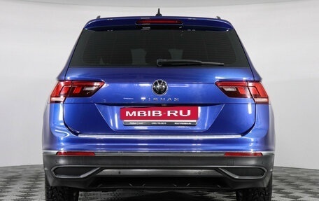 Volkswagen Tiguan II, 2021 год, 2 147 000 рублей, 6 фотография