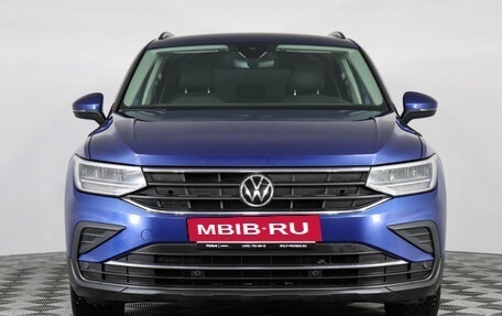 Volkswagen Tiguan II, 2021 год, 2 147 000 рублей, 2 фотография