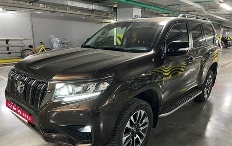 Toyota Land Cruiser Prado 150 рестайлинг 2, 2022 год, 9 000 000 рублей, 3 фотография