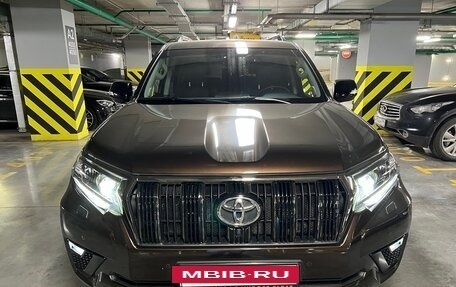 Toyota Land Cruiser Prado 150 рестайлинг 2, 2022 год, 9 000 000 рублей, 4 фотография