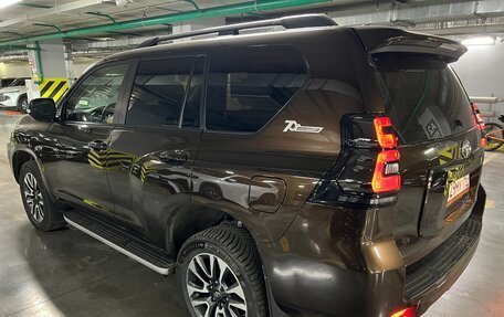 Toyota Land Cruiser Prado 150 рестайлинг 2, 2022 год, 9 000 000 рублей, 9 фотография