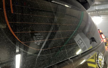 Toyota Land Cruiser Prado 150 рестайлинг 2, 2022 год, 9 000 000 рублей, 14 фотография