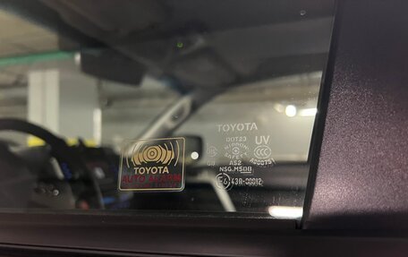 Toyota Land Cruiser Prado 150 рестайлинг 2, 2022 год, 9 000 000 рублей, 12 фотография