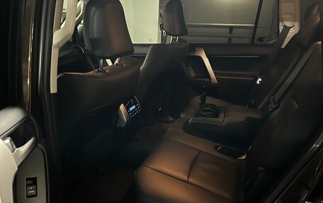 Toyota Land Cruiser Prado 150 рестайлинг 2, 2022 год, 9 000 000 рублей, 18 фотография