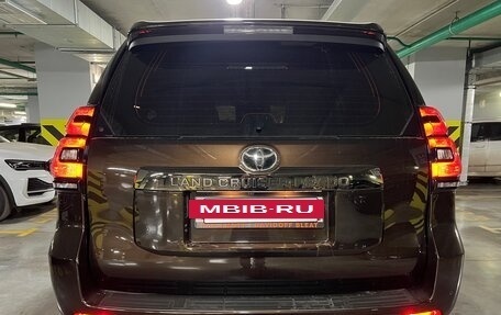 Toyota Land Cruiser Prado 150 рестайлинг 2, 2022 год, 9 000 000 рублей, 8 фотография