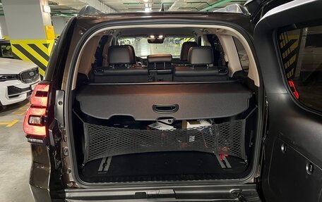 Toyota Land Cruiser Prado 150 рестайлинг 2, 2022 год, 9 000 000 рублей, 23 фотография