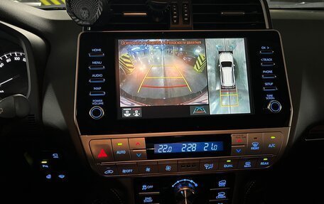 Toyota Land Cruiser Prado 150 рестайлинг 2, 2022 год, 9 000 000 рублей, 32 фотография