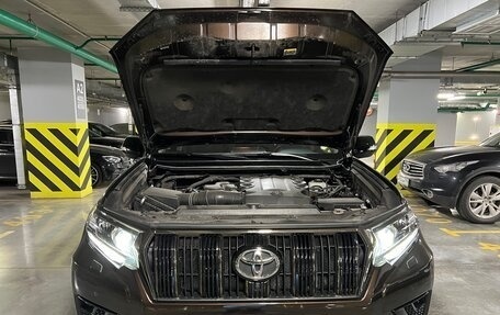 Toyota Land Cruiser Prado 150 рестайлинг 2, 2022 год, 9 000 000 рублей, 25 фотография
