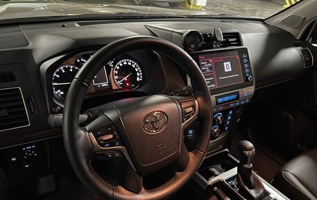 Toyota Land Cruiser Prado 150 рестайлинг 2, 2022 год, 9 000 000 рублей, 35 фотография