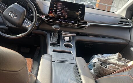 Toyota Sienna, 2021 год, 4 500 000 рублей, 11 фотография