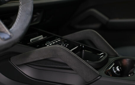 Porsche Cayenne III, 2025 год, 28 216 000 рублей, 28 фотография